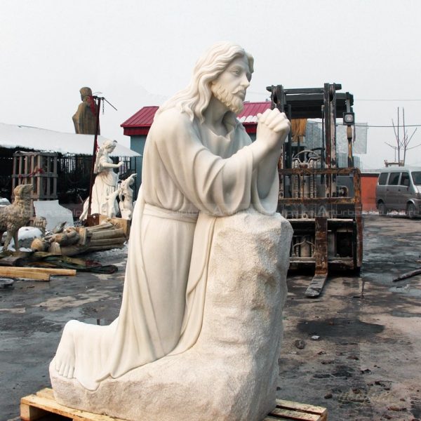 praying jesus statue