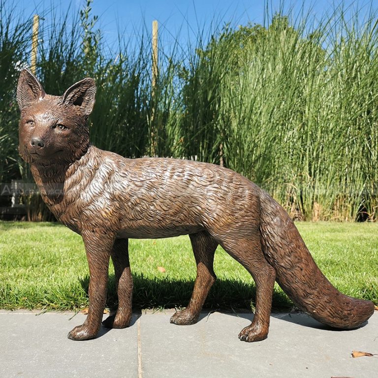 sculpture de renard en bronze