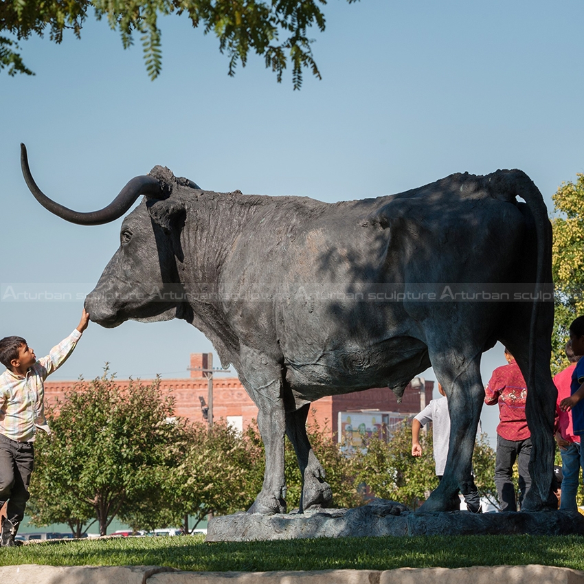 el capitan longhorn statue