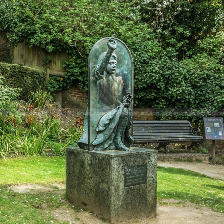 alice and wonderland statue