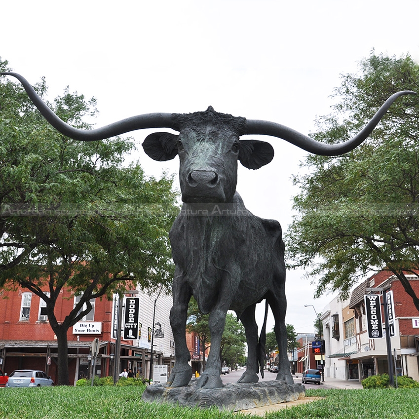 el capitan longhorn statue