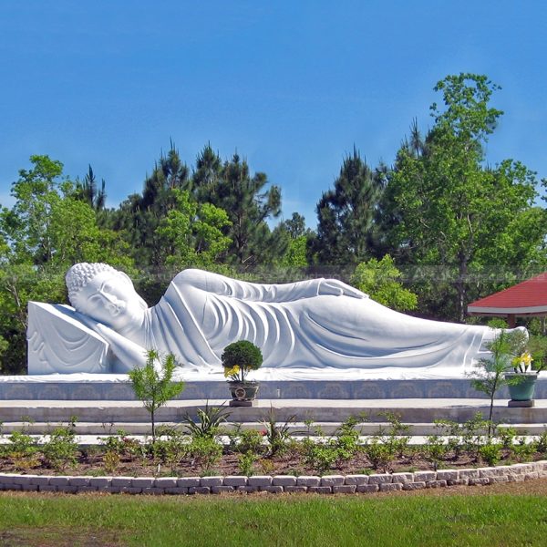 large sleeping buddha statue