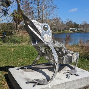metal frog sculpture