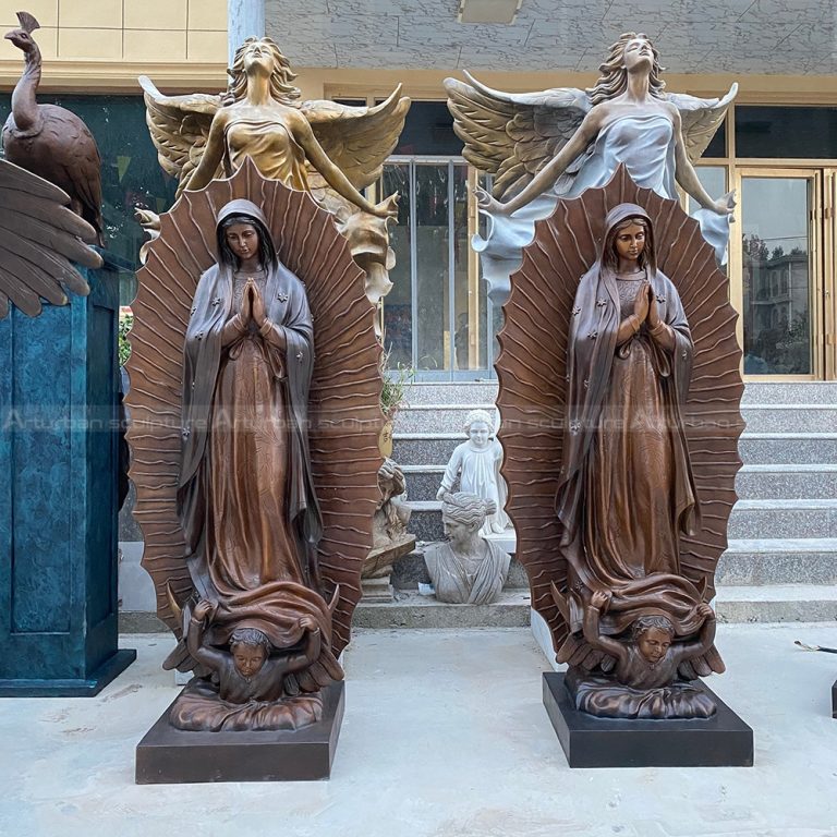 تمثال مريم العذراء سيدة غوادالوبي