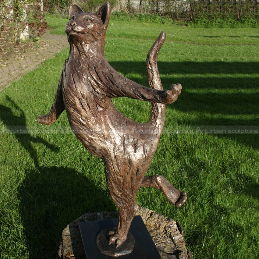 cat sculpture for garden