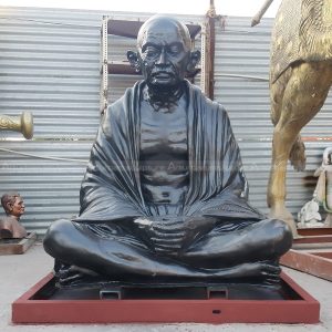 mahatma gandhi sculpture