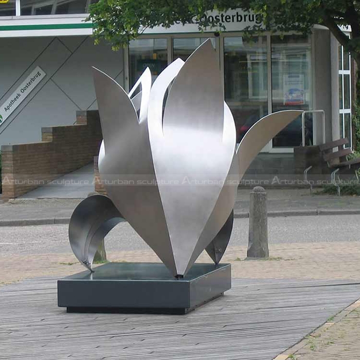 lily sculpture