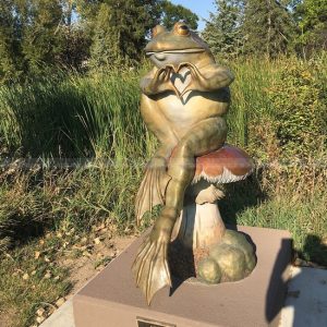 frog figurines for garden