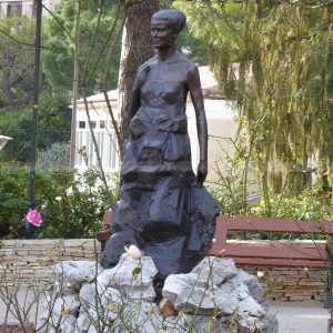 Grace Kelly sculpture