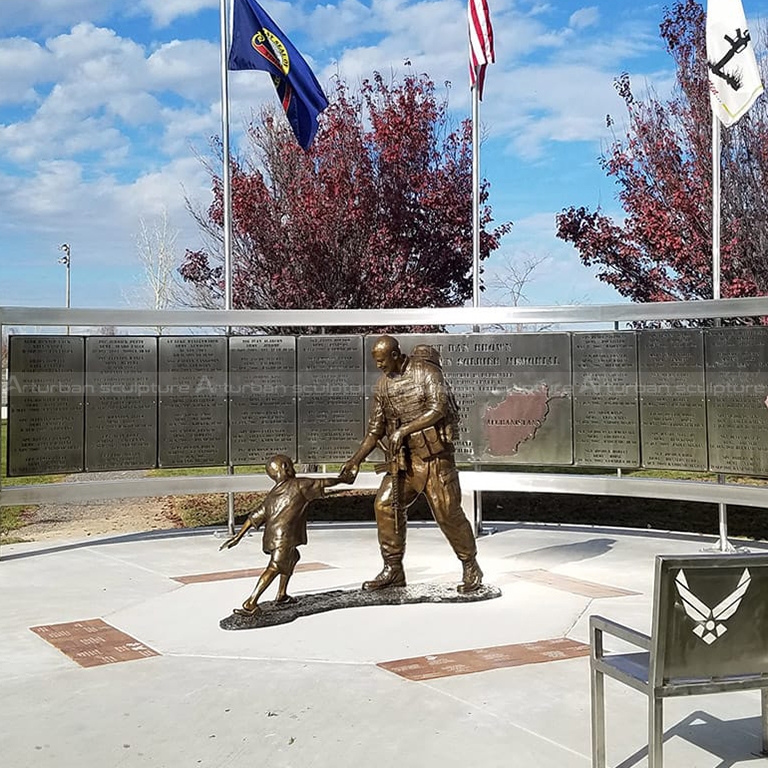 memorial soldier statue