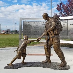 memorial soldier statue