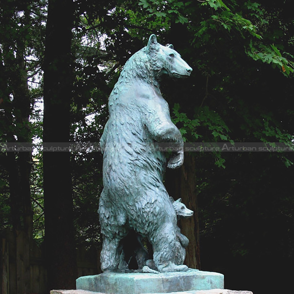 bear family statue