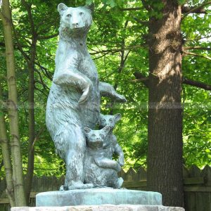 bear family statue