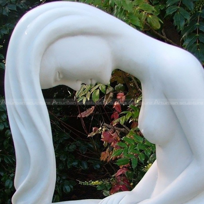 woman nude statue