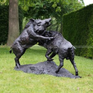 wild boar garden statue