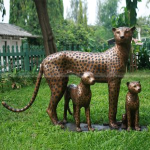 bronze leopard statue