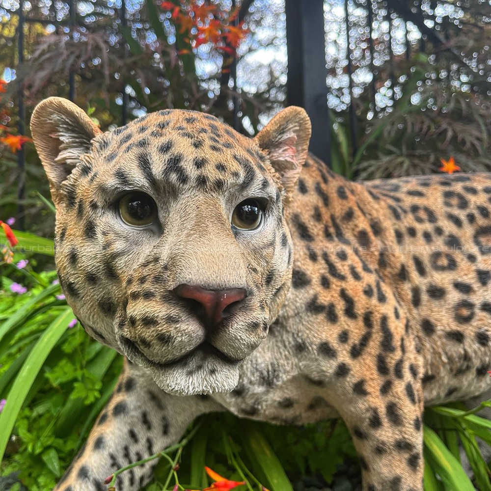 leopard garden statue