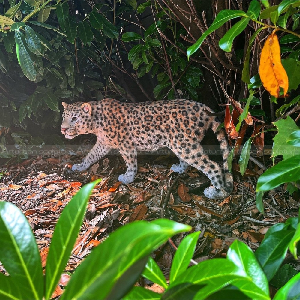 leopard garden statue