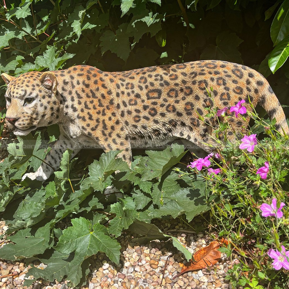 leopard garden statue