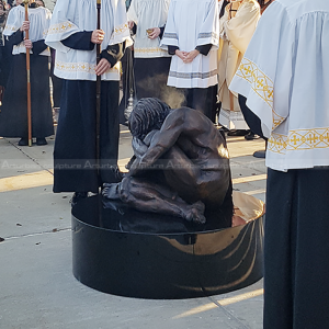 homeless christ sculpture