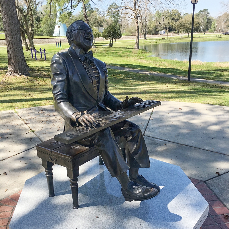 musician sculpture