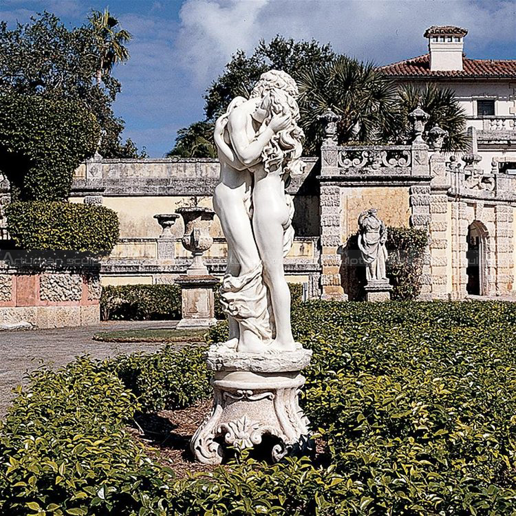 hugging couple sculpture