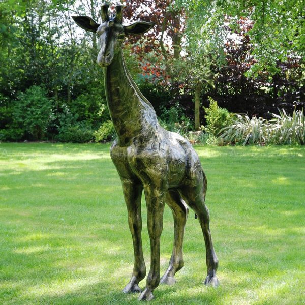 giant giraffe statue