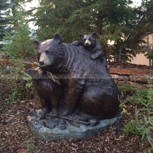 bear hugs sculpture