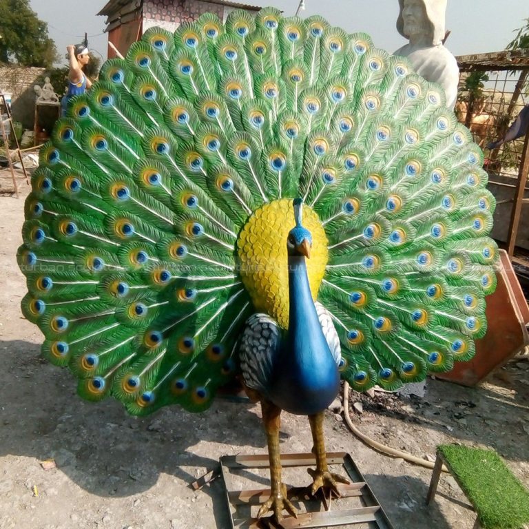 Bronzene Pfau-Skulptur