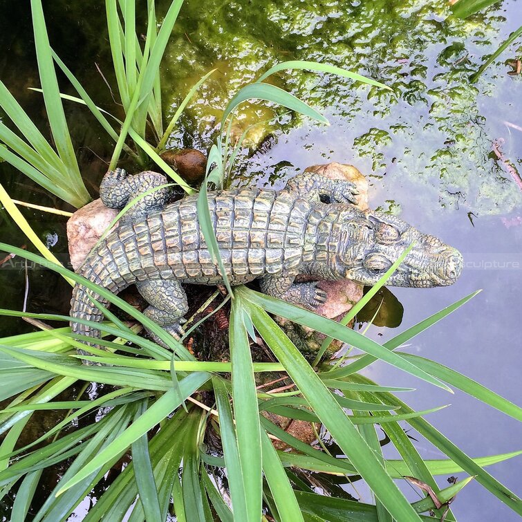 alligator yard ornament