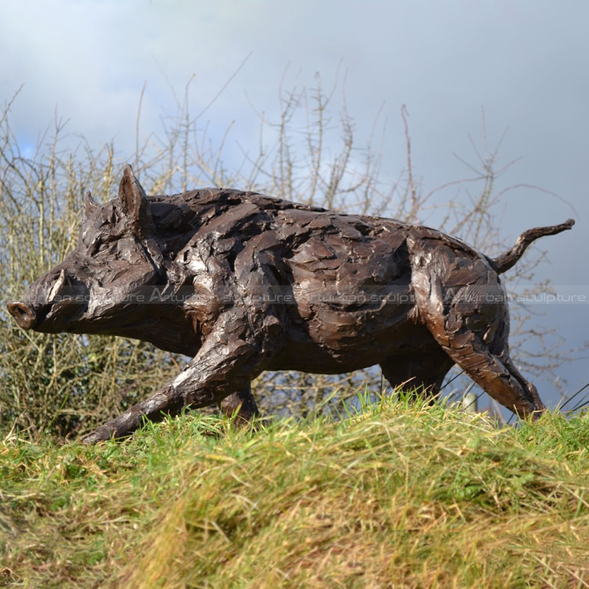 wild boars sculpture