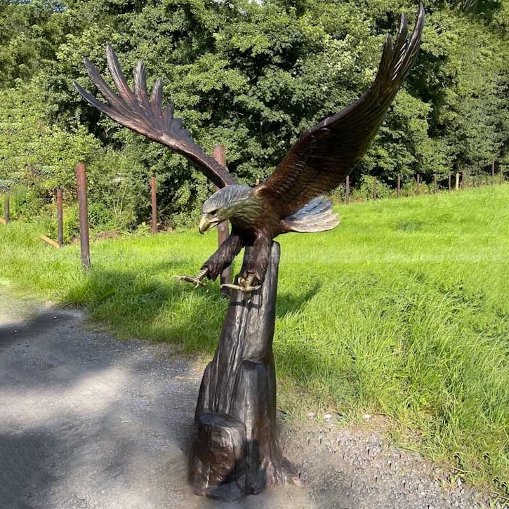 american bald eagle statue