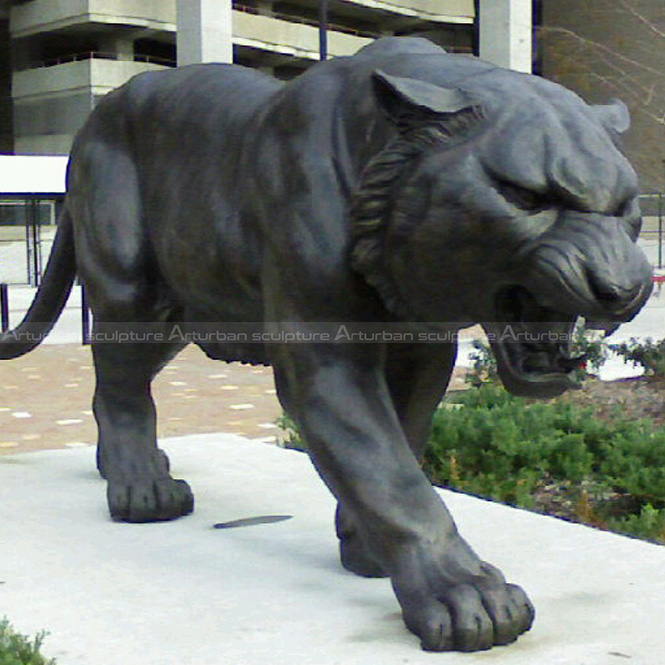 tiger garden statue
