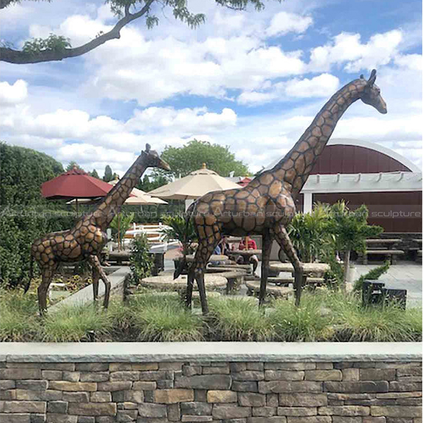 giraffe statue outdoor