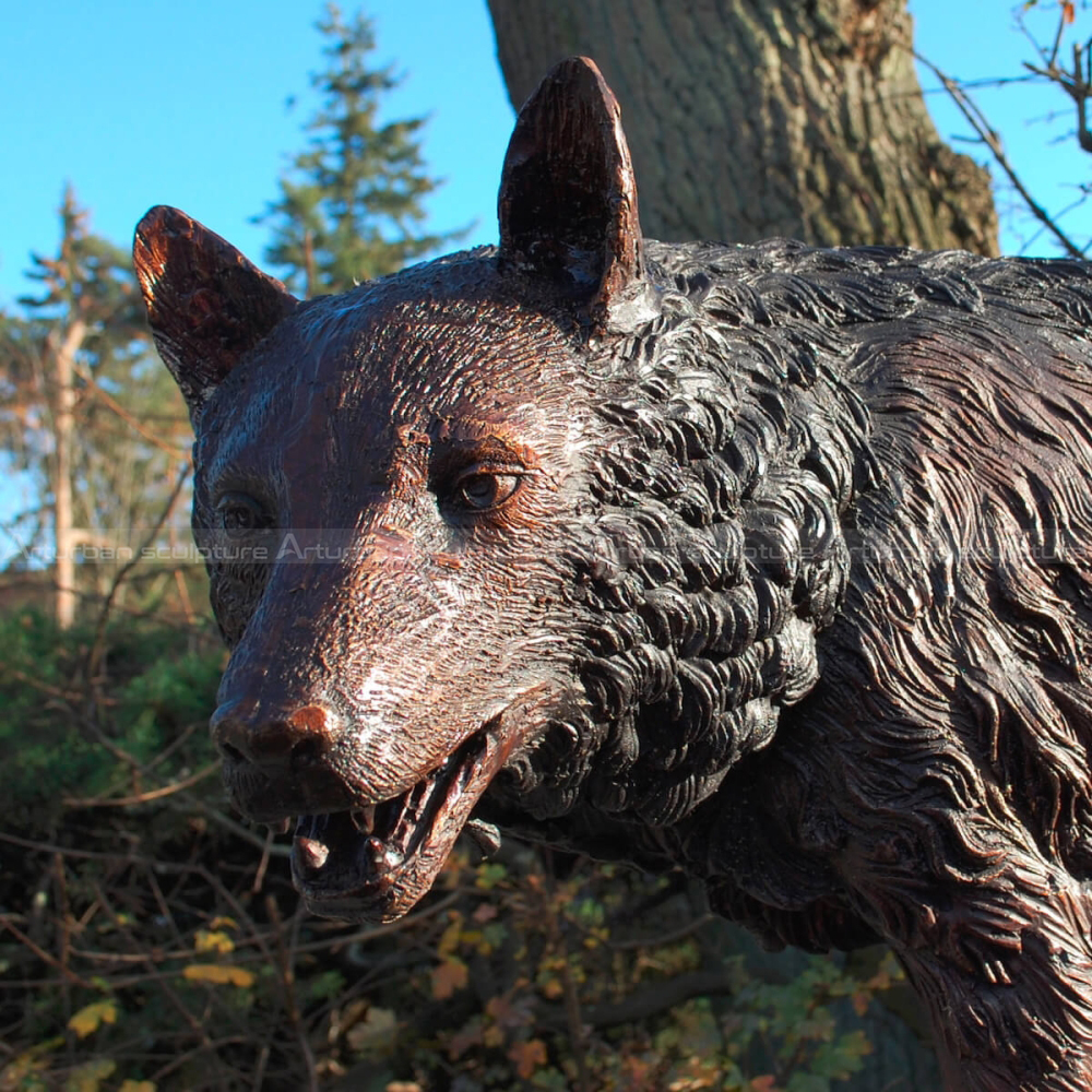 wolf bronze sculpture