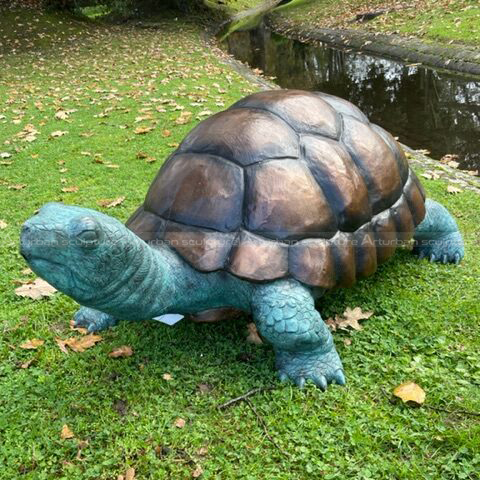 bronze turtle fountain