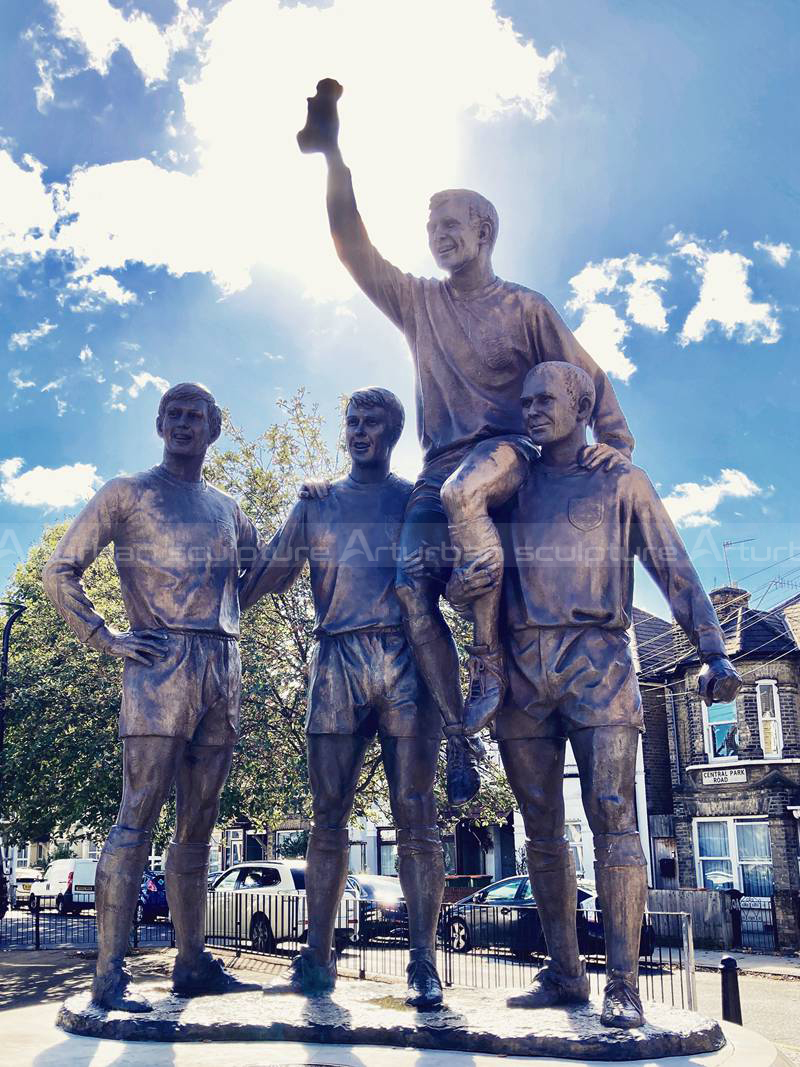 famous football statues