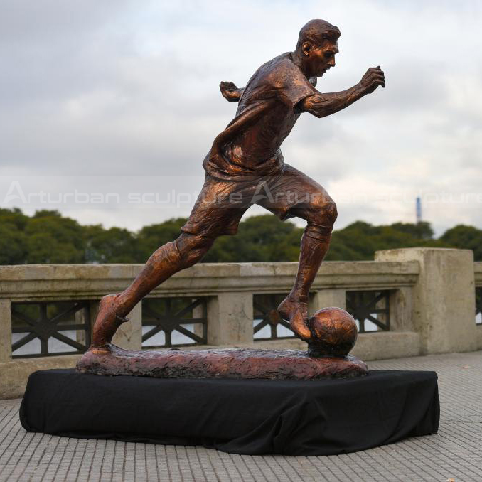 billy mcneill statue celtic park