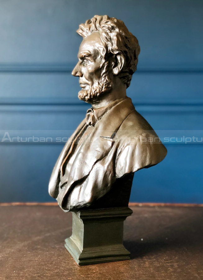 Lincoln bust sculpture