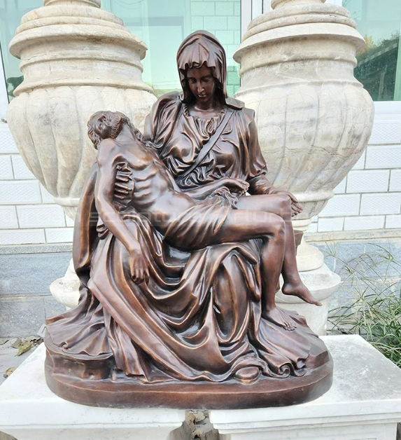mary holding dead jesus sculpture