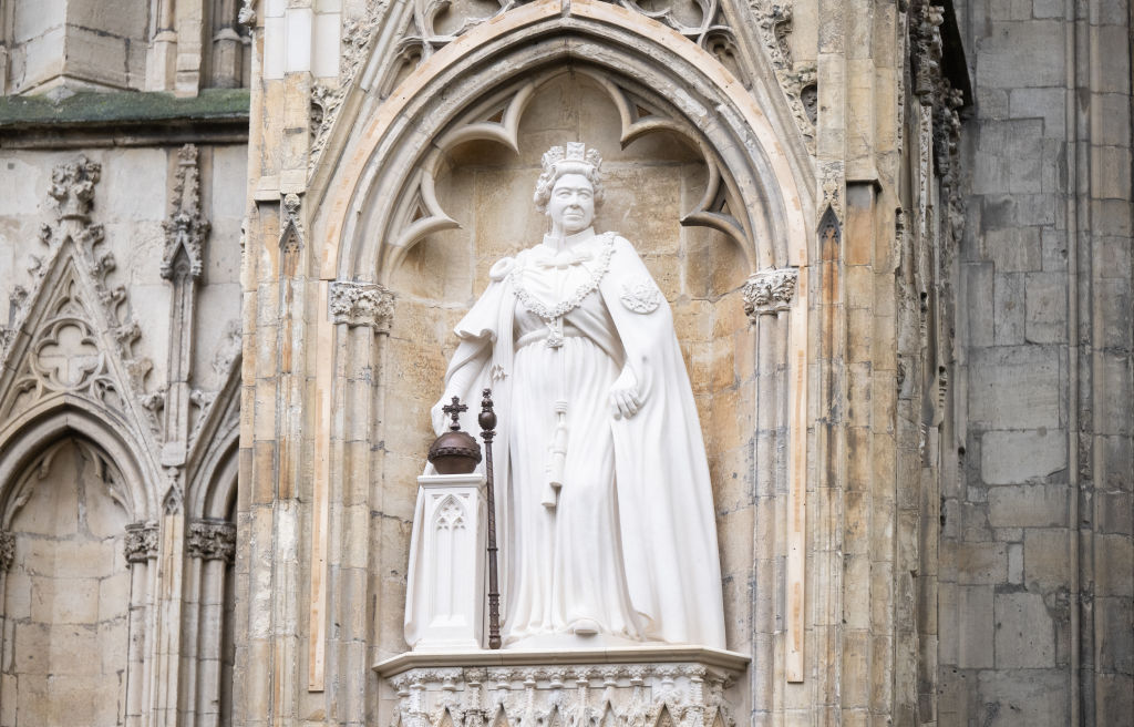 Elizabeth II Sculpture In a niche in York Minster