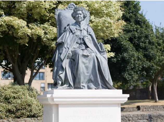 Elizabeth II sculpture in UK Gravesend