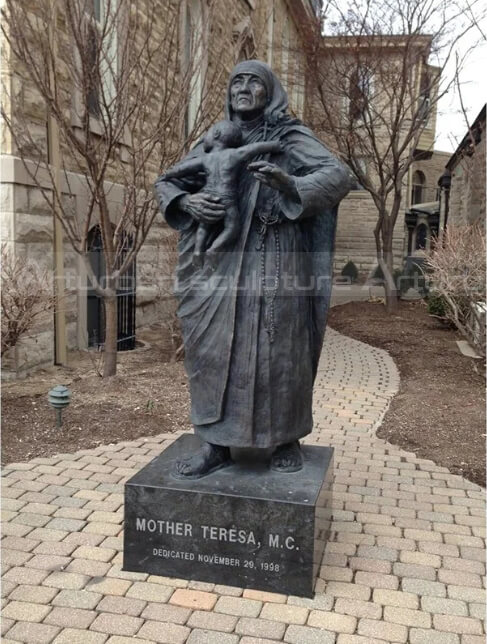 mother teresa statue