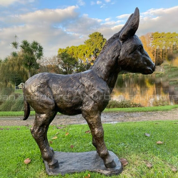 donkey yard statue