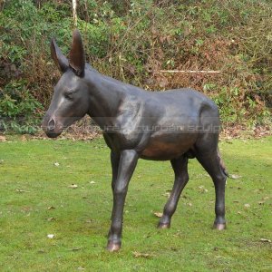 donkey yard statue