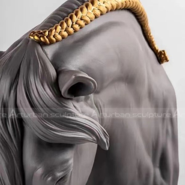 sculpture of horse head