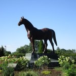 Statue de cheval en laiton
