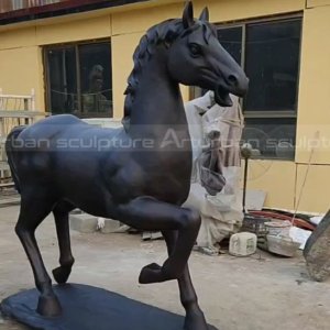 life size outdoor horse statue