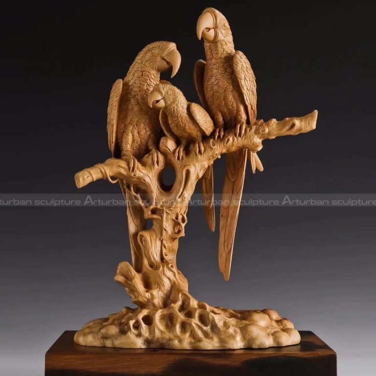 statua in bronzo di pappagallo