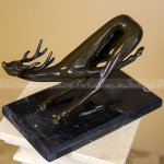 estátua de veado abstrata